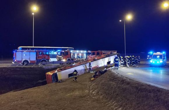 Рів у Польщі, де розбився рейсовий автобус Вроцлав-Чернівці, зрівняють з землею