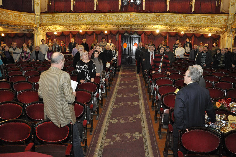 У театрі імені Ольги Кобилянської вшанували колишнього директора і актора з 50-річним стажем, який зіграв майже 200 ролей