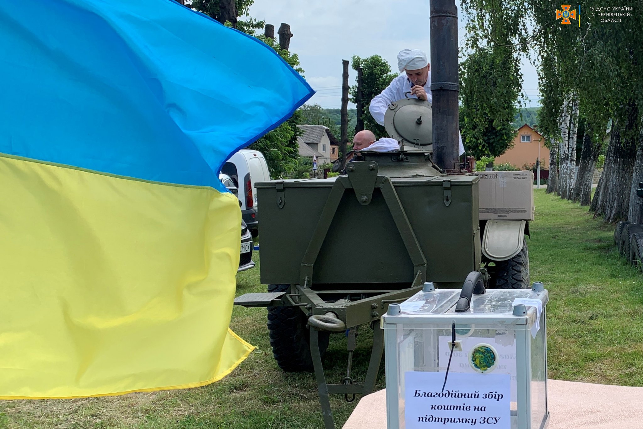 На Буковині в с.Луковиця розгорнули польову кухню, щоб зібрати кошти на підтримку Збройних Сил України