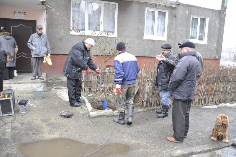 Переможець виборів у Чернівцях покликав журналістів у підворітню, щоб вони побачили як він чиститиме каналізацію від фекалій (оновлено)