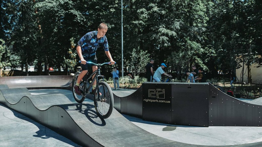 Підряднику, який облаштовував скейт-парк у Чернівцях, доплатять понад 1,6 млн грн за додаткові роботи 