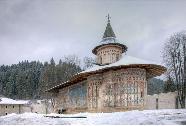 Храмы, монастыри и крепости Буковины: путевые заметки профессионального фотографа
