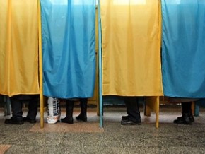 У Новодністровську дільниці відкрилися вчасно, явка виборців досить низька (оновлено о 19.07)