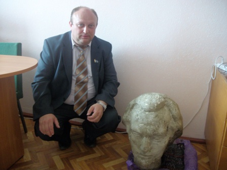 Відбиту голову Емінеску знайшли в озері в селі Кобилянської