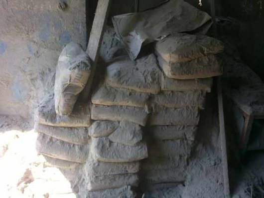 На Буковині низькопробний цемент фасували в упаковку відомого виробника