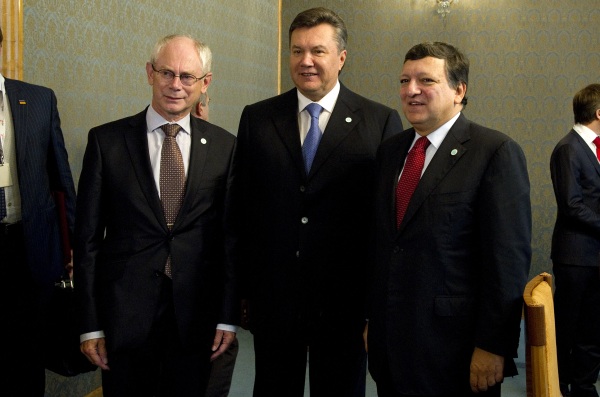 У Чернівцях переконані, що  відповідальність за зрив підписання Угоди про асоціацію з ЄС лежить персонально на Януковичу 