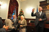 Михайлішин і депутати пили шампанське прямо в сесійній залі