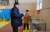Міністр інфраструктури України Максим Бурбак проголосував в рідній школі 'за європейське майбутнє' (ФОТО)