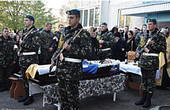У Чернівцях сьогодні поховали ще одного військового, який загинув у зоні АТО
