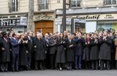 Учасники маршу єдності у Парижі співали: 'Путін - х#йло!, Росія - г...но!' (оновлено)