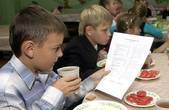 Чернівецьких школярів нагодують сніданками за 5,50 та  обідами  – за 10,50 грн.: меню, попри виграш фірми-годувальника з недостатньою кількістю працівників, залишиться незмінним 