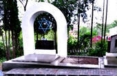У Сторожинці підприємець організував догляд за єврейським кладовищем