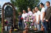 На цвинтарі Карапчева відкрили і освятили надгробний пам’ятник мужньому воїну Костянтину Лук’янюку