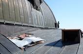 Міліція затримала крадія бляхи з даху Чернівецького драмтеатру