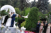 Більшість гостей на весіллі у доньки Чинуша, як зауважив Петро Кобевко, були прості люди