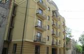 Компанія депутата Чернівецької міськради активно продає квартири в будинку, який досі не здали в експлуатацію