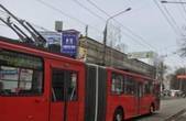 Водії маршруток нарікають на 'тролейбус-гармошку', який позбавляє їх пасажирів