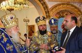 Іван Мунтян нагородив патріарха Філарета «За заслуги перед Буковиною» 