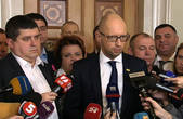 Арсеній Яценюк прийшов до Верховної Ради України засвідчити одностайну підтримку 'Народним фронтом' законопроекту про Вищий антикорупційний суд