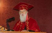 У Чернівцях Патріарху Філарету вручили мантію і диплом Почесного доктора ЧНУ - фото