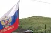 Поліція перевіряє інформацію про чоловіка, який на Сокирянщині  розгулював  із прапором Росії у руках