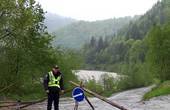 На Путильщині поліція перекрила дорогу через підняття рівня води у Черемоші