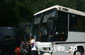 Кортеж Зеленського зіткнувся з автобусами, які перевозили дітей. Один з автобусів опинився у кюветі, - ЗМІ