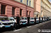 На Буковині поліцейським сьогодні вручили ключі від 21-ї нової автівки