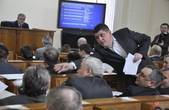 Максим Бурбак вручив повістки депутатам Чернівецької облради до суду