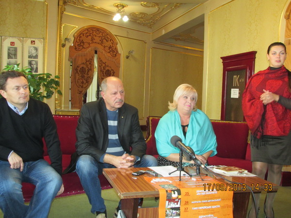 На 'Золоті оплески Буковини' завітають одразу два румунських театри і вперше - колектив з Ужгорода 