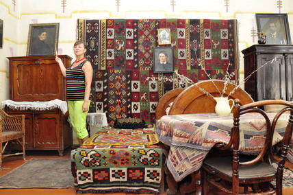 Сімнадцять нардепів наразі не виконали обіцянку оплатити реставрацію автентичних меблів Ольги Кобилянської