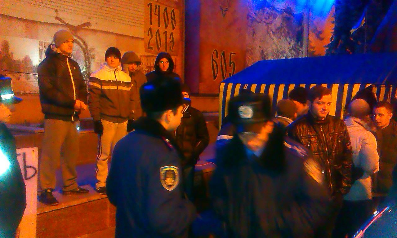 На чернівецькому євромайдані почались провокації