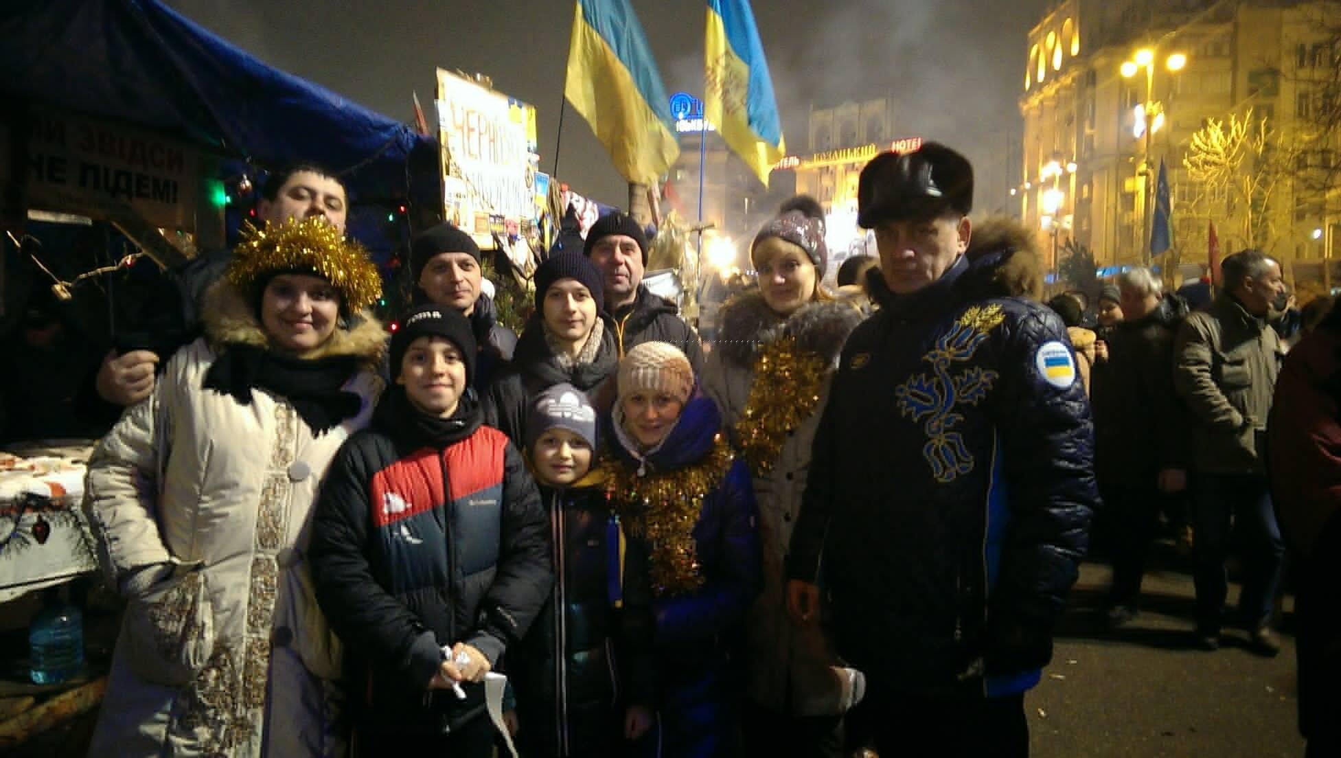 Новорічна ніч біля чернівецького намету на Майдані (+відео)