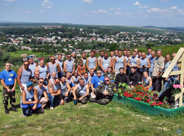 «Ніхто Крім Нас» шукає  військовослужбовців запасу для роботи з молоддю