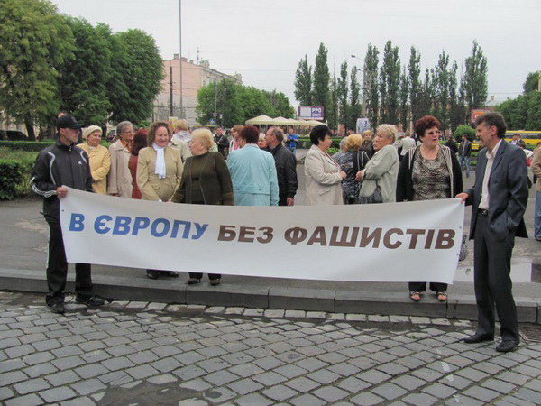 Гайничеру і 14 депутатів облради вийшли з Партії регіонів і фракції