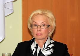 На Буковині висловили недовіру міністру Денисовій, яка не хоче годувати у школах дітей  з «чорнобильських» сіл