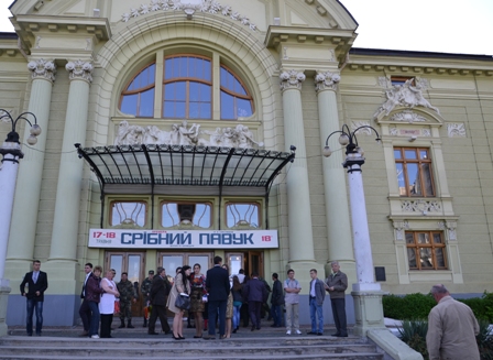 За тиждень до виборів у театрі вестерн по-чернівецьки 