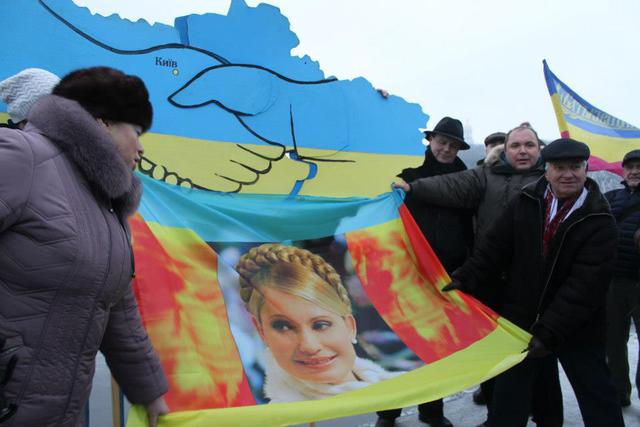 Тимошенко нагадала, як об'єднувала Україну, коли інші її ділили