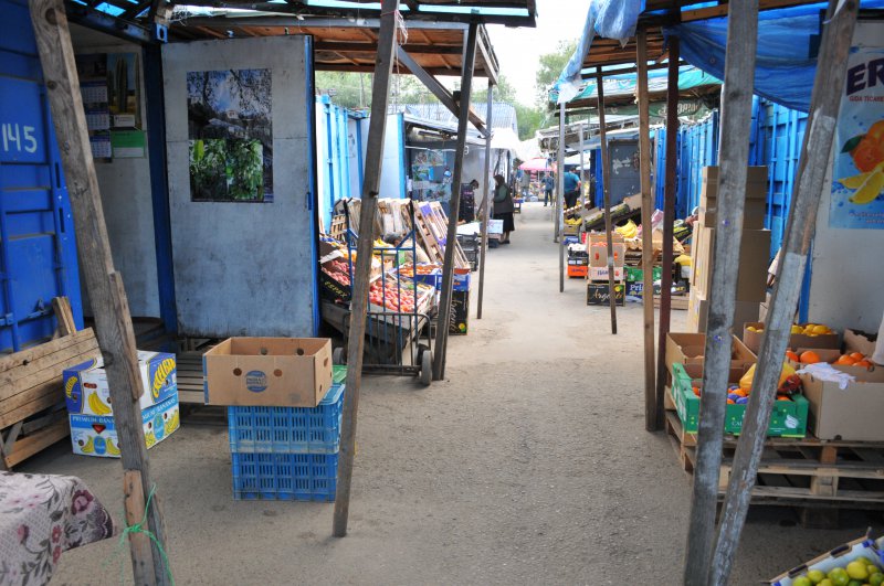 Депутати Чесанов і Бешлей набрехали про 16 контейнерів, нібито встановлених на Калинівському ринку