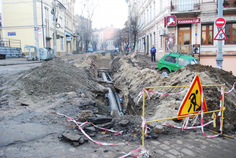 Чернівецька міськрада виграла суд у фірми, яка мала ремонтувати вулицю Хмельницького: буде новий тендер