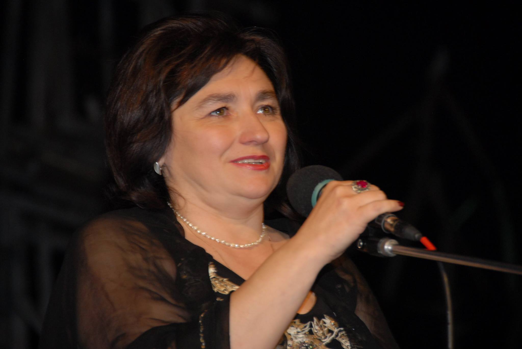 Марія Матіос привітала колектив чернівецького театру  з семиліттям 'Солодкої Дарусі'