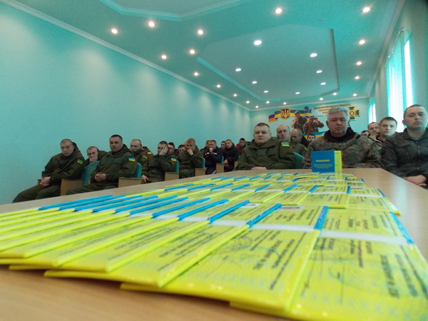 Громадські помічники прикордонників з «Козацької обласної варти» отримали посвідчення