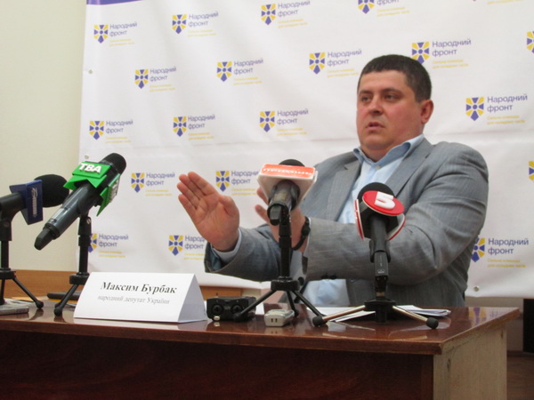 Нардеп Бурбак не взявся прогнозувати, чи заборонять завтра проросійські партії на Буковині і чи знімуть Маніліча, але робити це треба  (+відео)