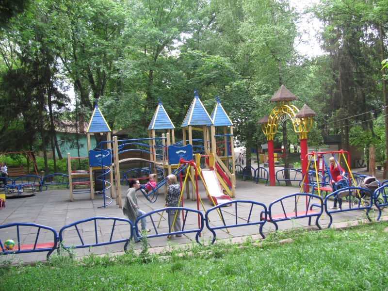 Підприємці, які заробляють у чернівецьких парках, платили оренду 'на око' і не до міського бюджету