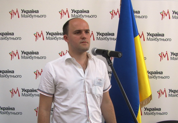 Коломойського  на Буковині представлятиме депутат обласної ради Віталій Ткачук?