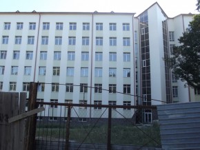 Бурбак попросив у Яценюка грошей на добудову корпусу ЧНУ