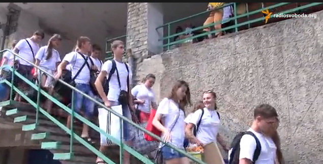 Діти зі Станиці Луганської за три тижні перебування на Буковині не знайшли там жодного «бандери». На їх місце вже їдуть нові  (оновлено)