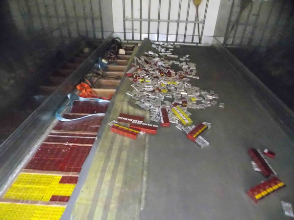 Буковинських митників дивують запізнілі орієнтування і слідчо-оперативні групи з незрозумілими повноваженнями, які податкова служба області шле на кордон  