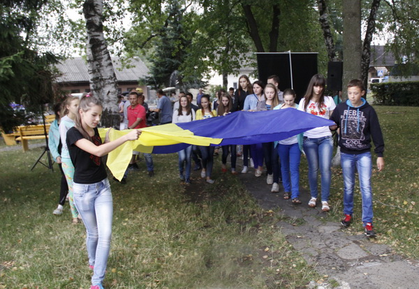 Патріотична молодь Глибоки просить  назвати сквер біля фонтану на честь героя АТО Костянтина Лук’янюка