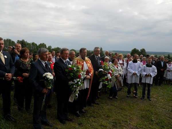 Новоселицька влада ледь не зірвала пошанування полеглих польських уланів під Рокитною
